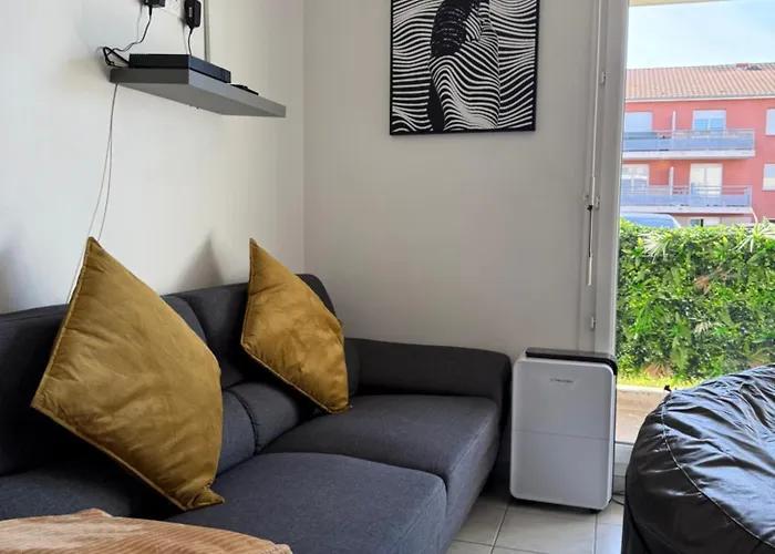 Eden Spa, Bien , Patio De Standing Barbecue - Tv Xl Cinésport, Lit Q-size, Wifi, P-gratuit En Résidence Avion